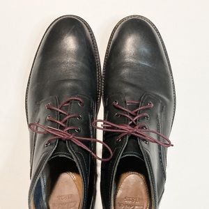 Men’s Clarks black leather shoes with burgundy lace detail